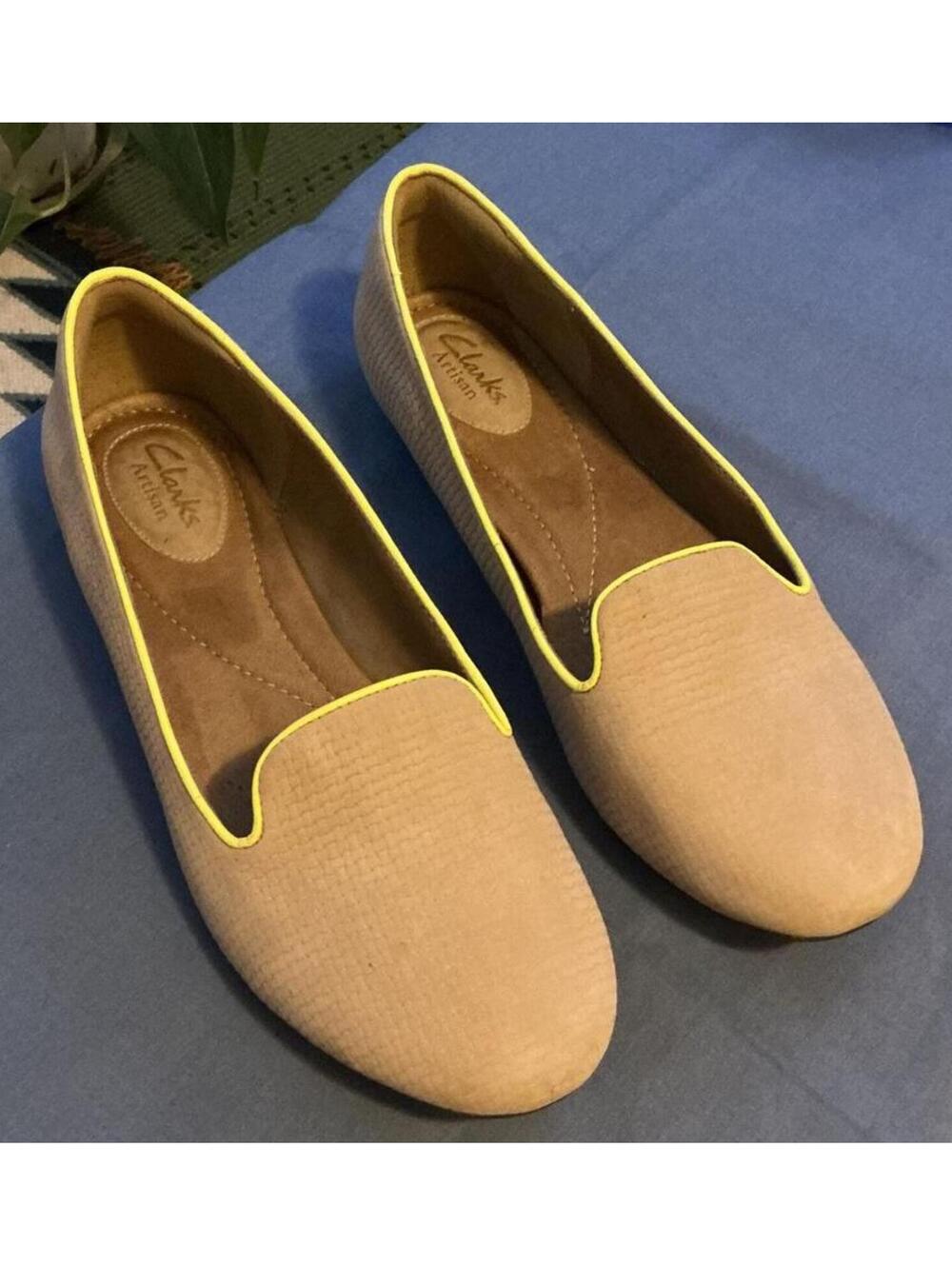 Clarks Women's Size 9 Ballerina Flats Brown Yellow Detailing